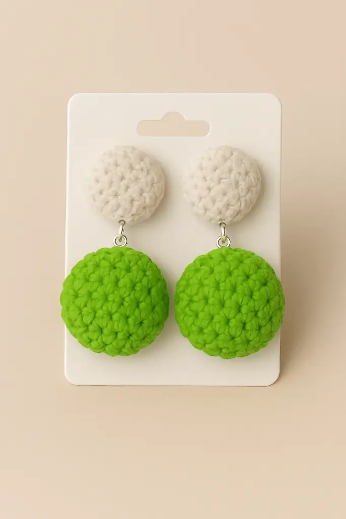 09_Crochet_Earrings_big hanging_04_green.webp