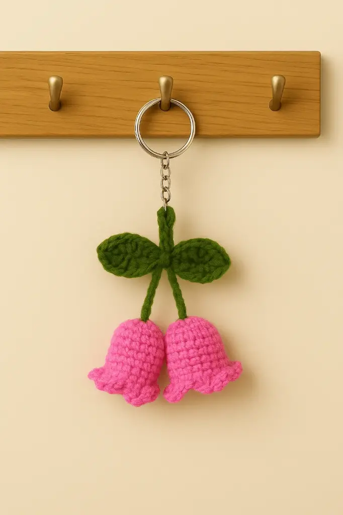 01_Crochet_Keychain_Flowerbell_02_Pink-min.webp